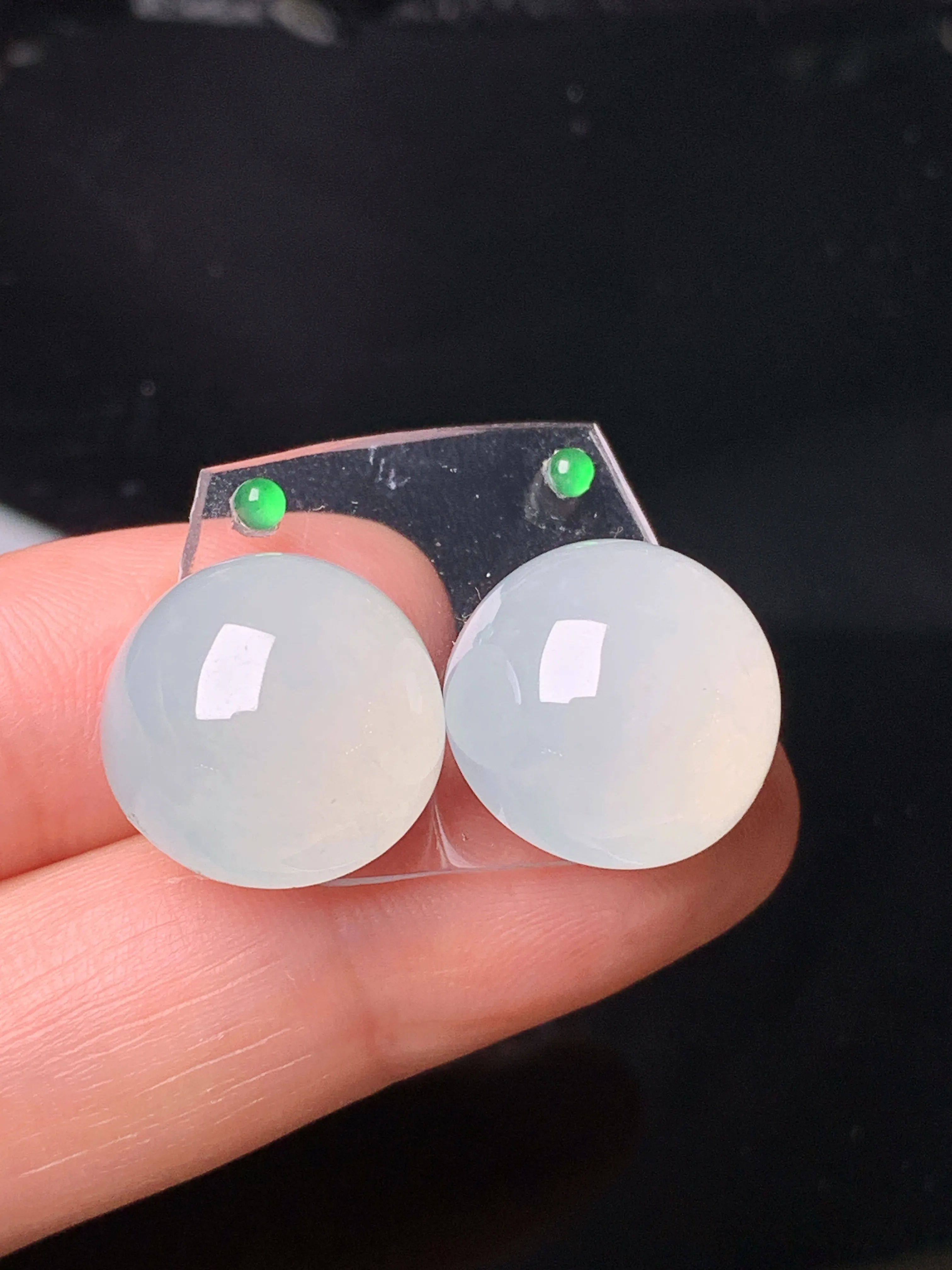 镶嵌款 冰种蛋面吊坠 玉质细腻 色泽艳丽清新 整体尺寸15*10.5