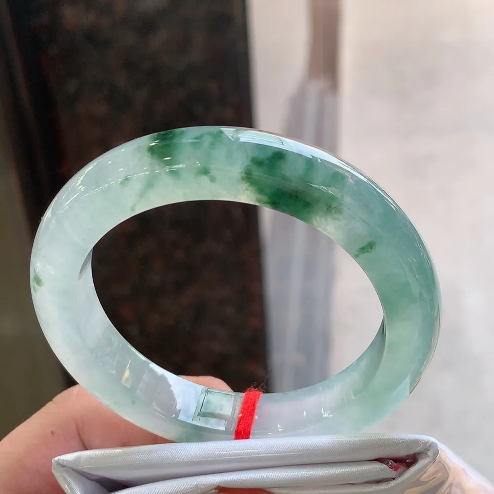 正圈高冰飘花 无瑕 尺寸:54.3/11.5/9.4 花美 种水好