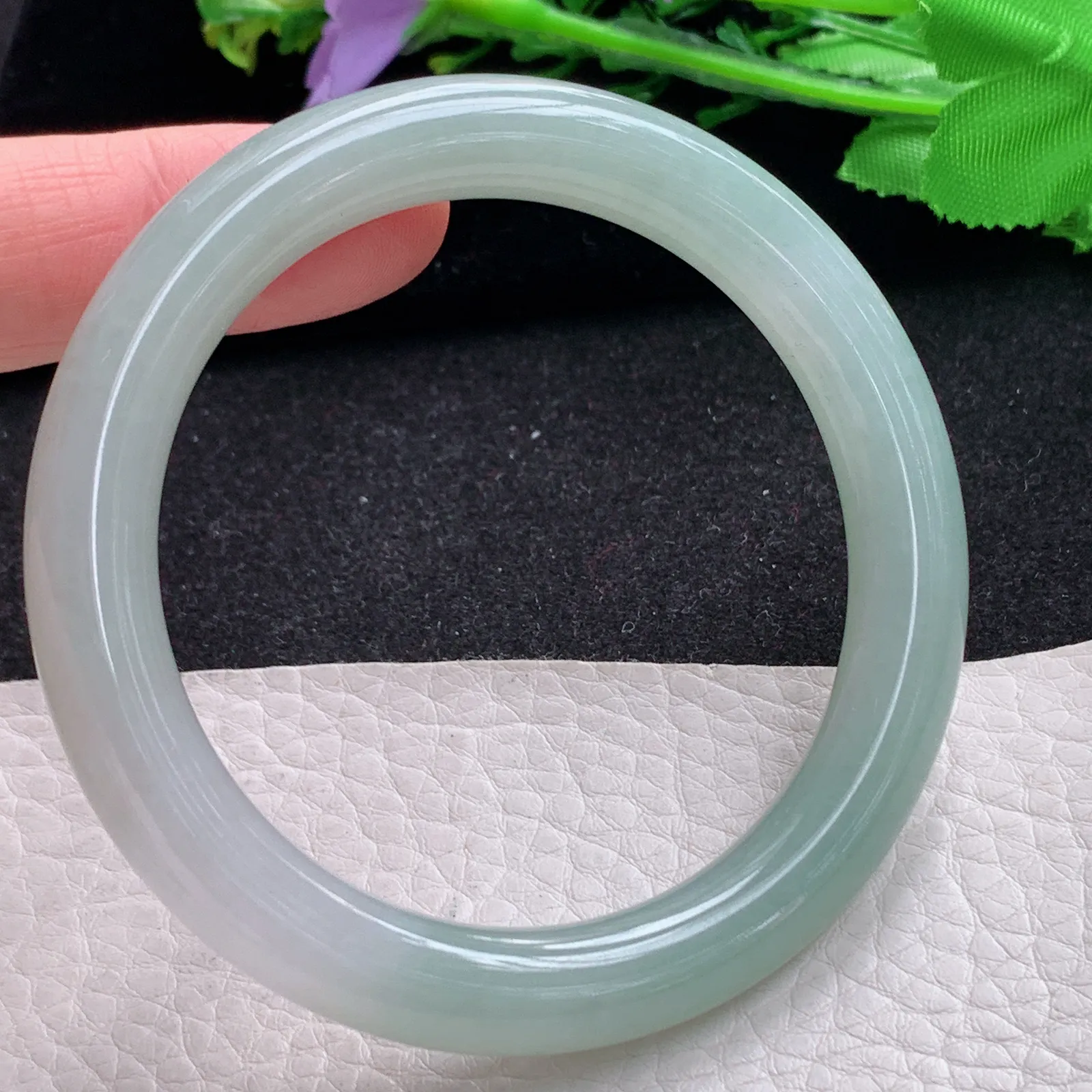 n自然光55.5*9.2叮当镯 缅甸翡翠a货玉手镯冰晴圆条美人镯