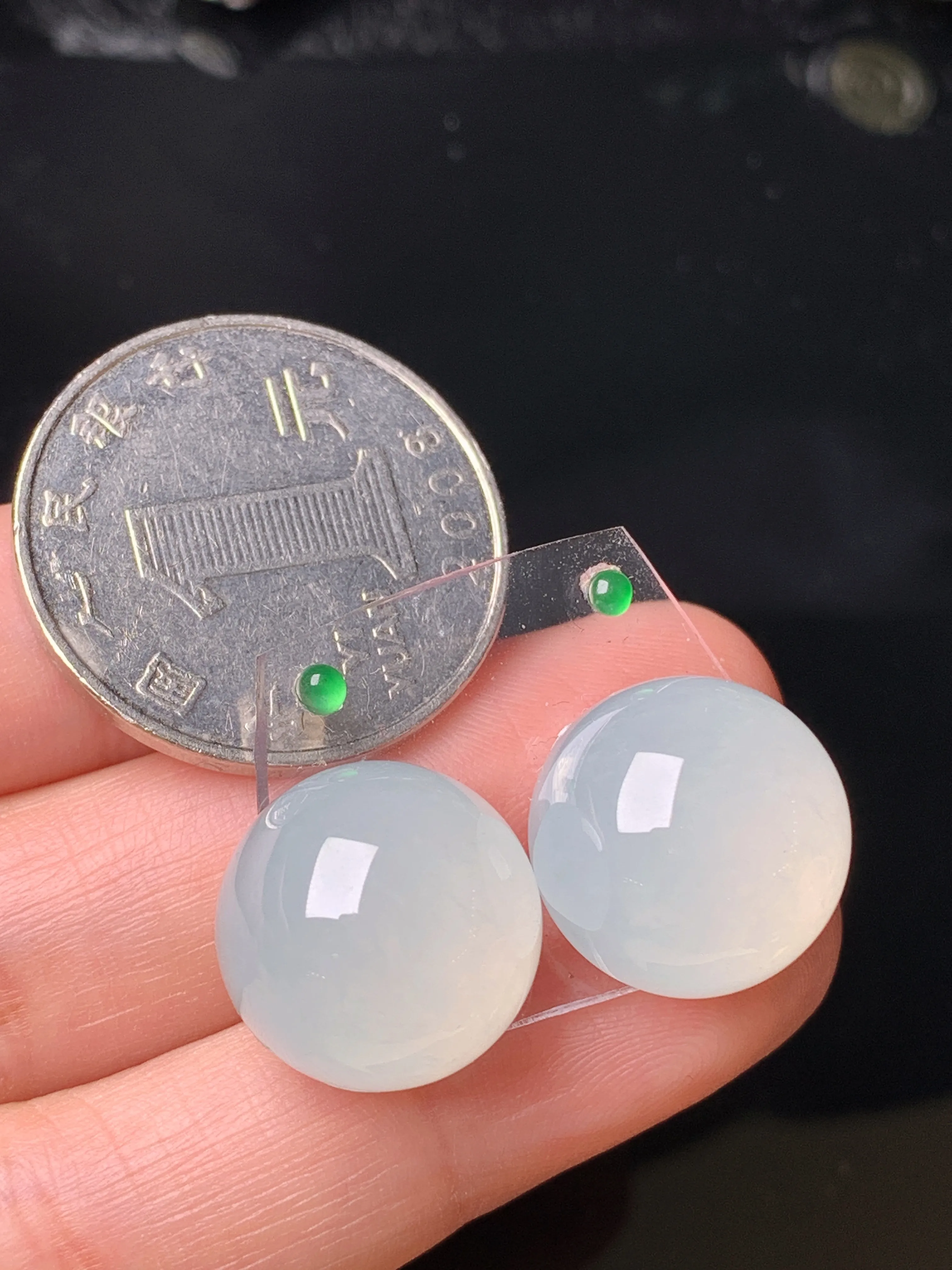 镶嵌款 冰种蛋面吊坠 玉质细腻 色泽艳丽清新 整体尺寸15*10.5