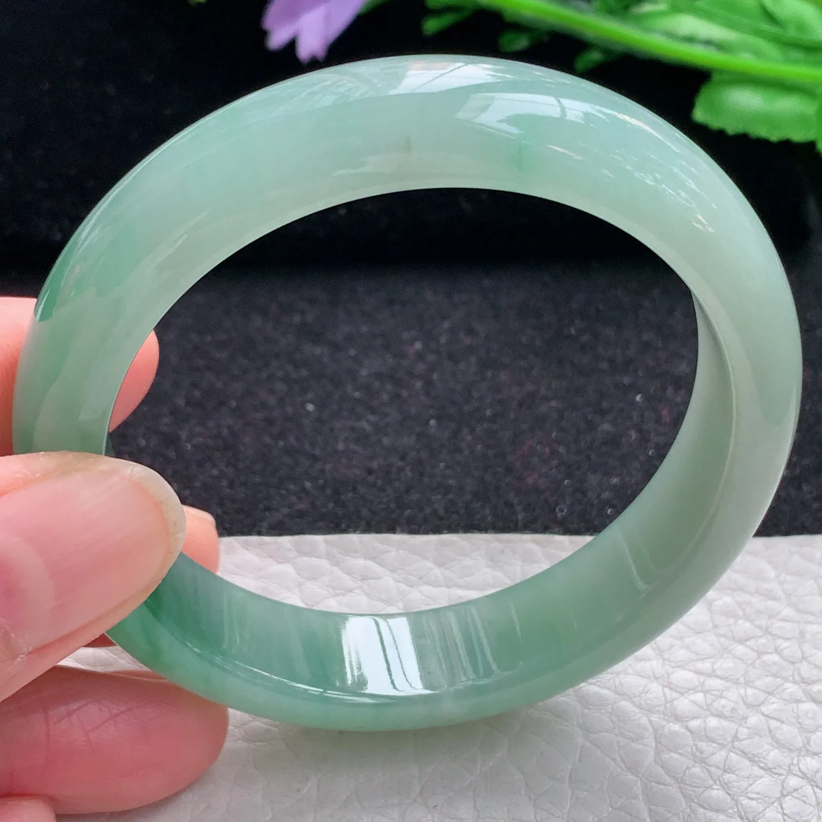 r自然光54*13*7.8平安镯 缅甸翡翠a货玉手镯冰绿宽边玉手环