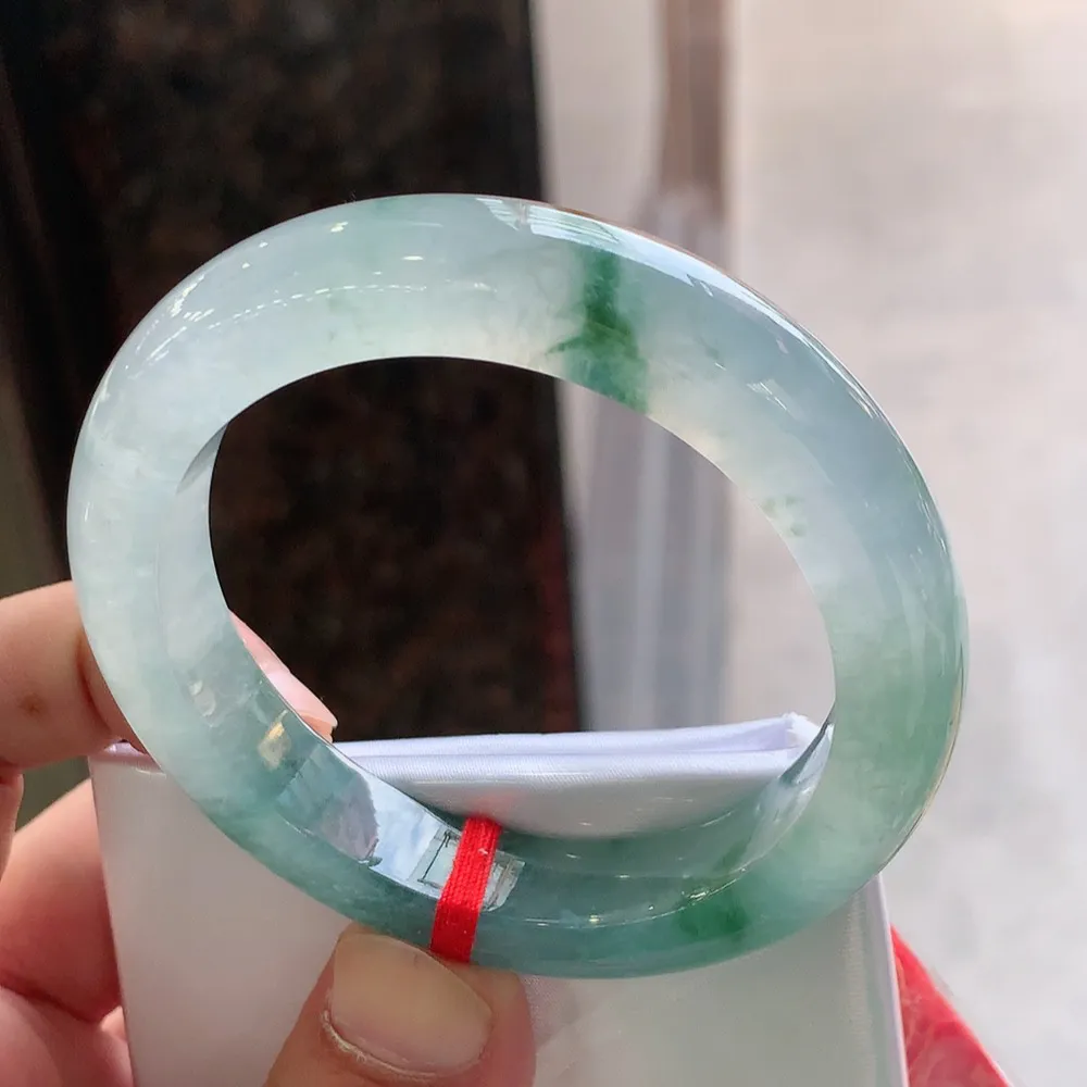 正圈高冰飘花 无瑕 尺寸:54.3/11.5/9.4 花美 种水好