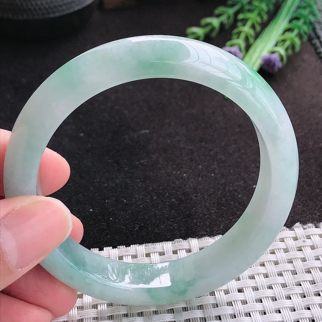 天然A货翡翠58/12.8/8.5老坑冰胶水灵飘绿手镯宽边玉手镯