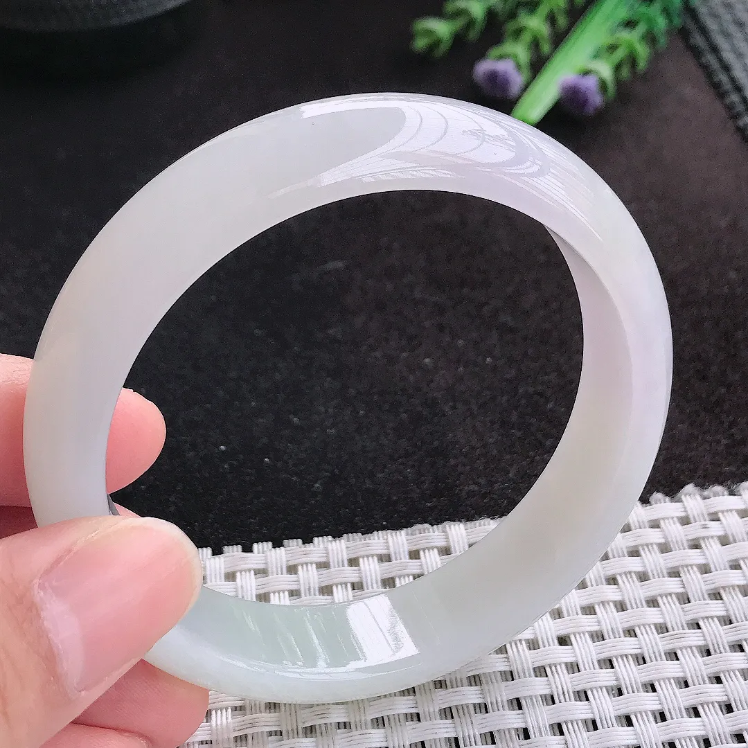 天然A货翡翠58.5/14.3/7.6老坑冰纯起胶月光白手镯宽边玉手镯