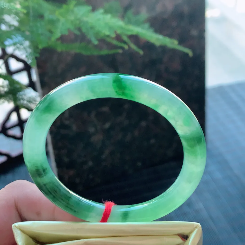 圆条冰辣绿 微细纹 尺寸:51.7/8.1 种色兼备