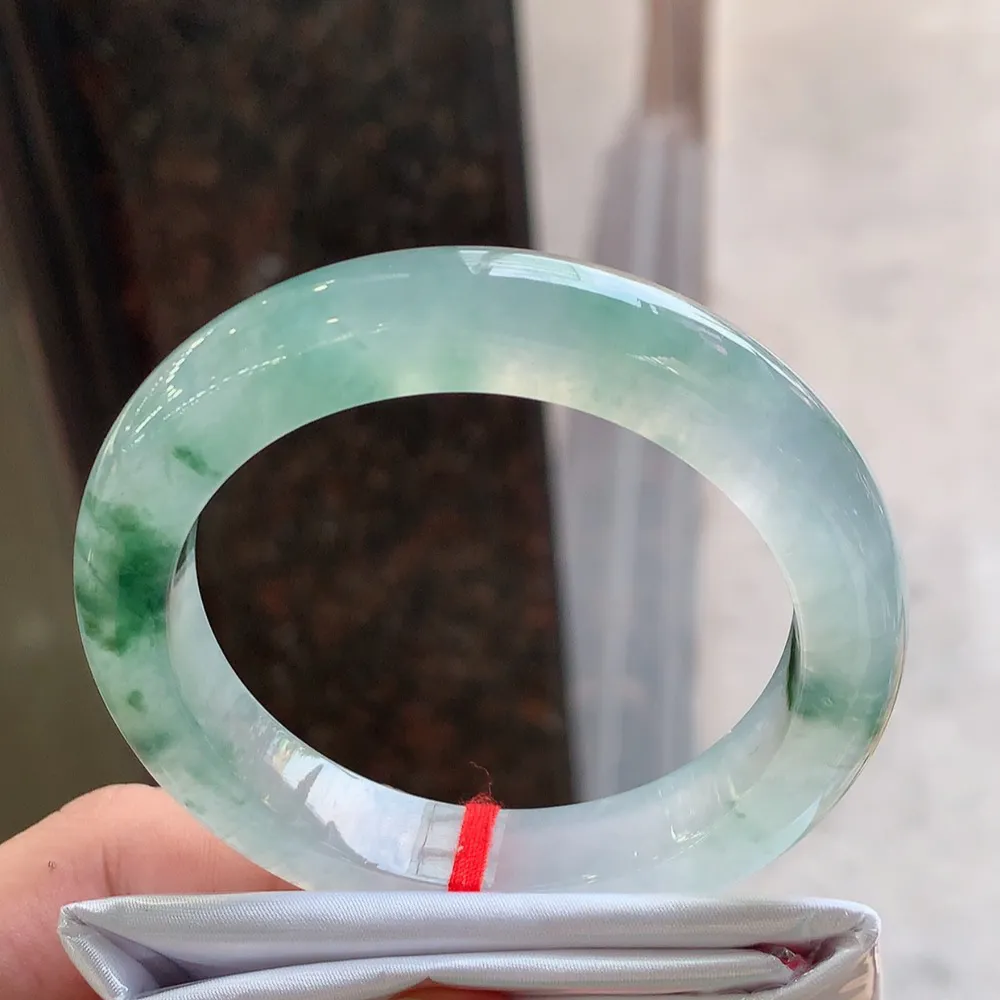 正圈高冰飘花 无瑕 尺寸:54.3/11.5/9.4 花美 种水好