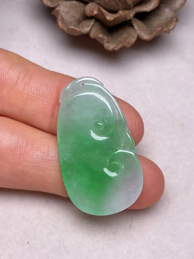 冰种飘绿【如意】吊坠，种水好，玉质细腻 ，卖相好.