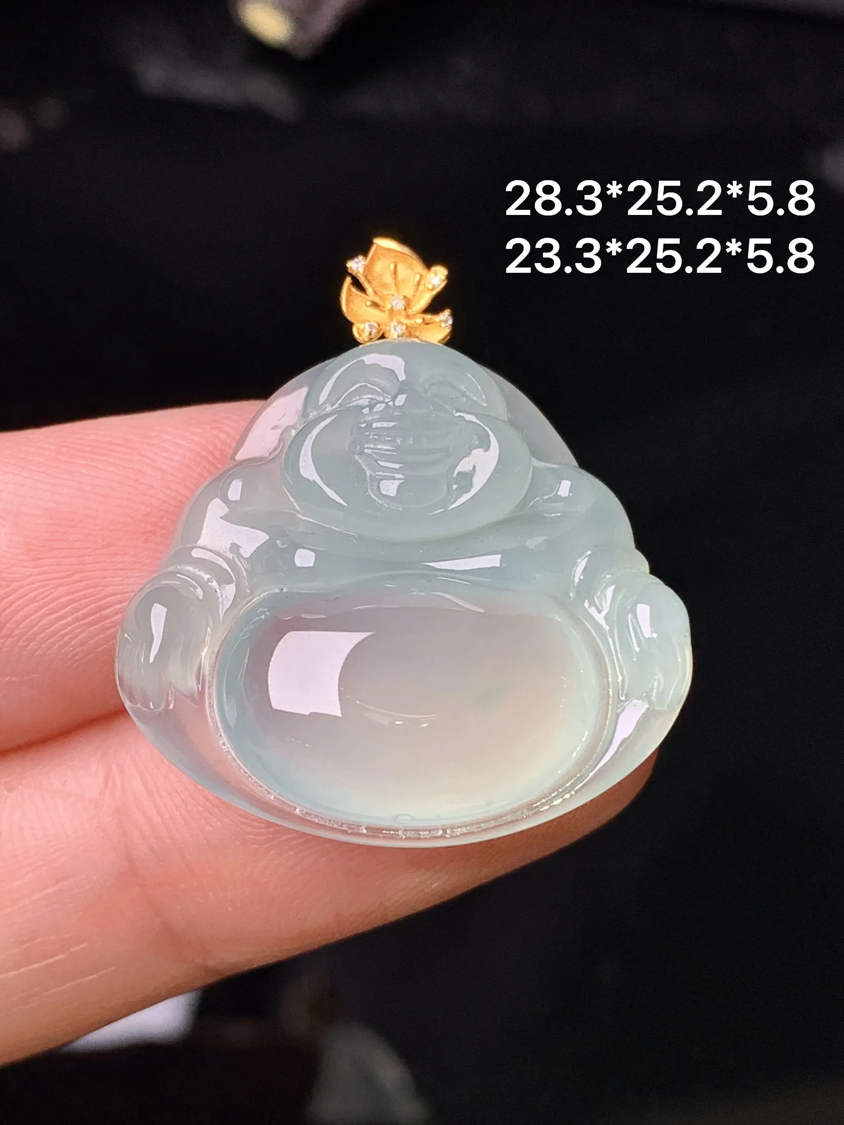 18k金钻镶嵌冰种浅绿佛公吊坠 玉质细腻 色泽艳丽清新 整体尺寸28.3*25.2*5.8