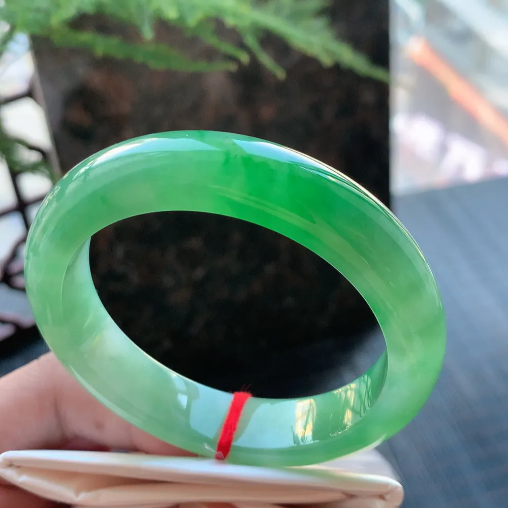 正圈冰翠绿 无瑕 尺寸:55.1/13.1/8.7 种色兼备