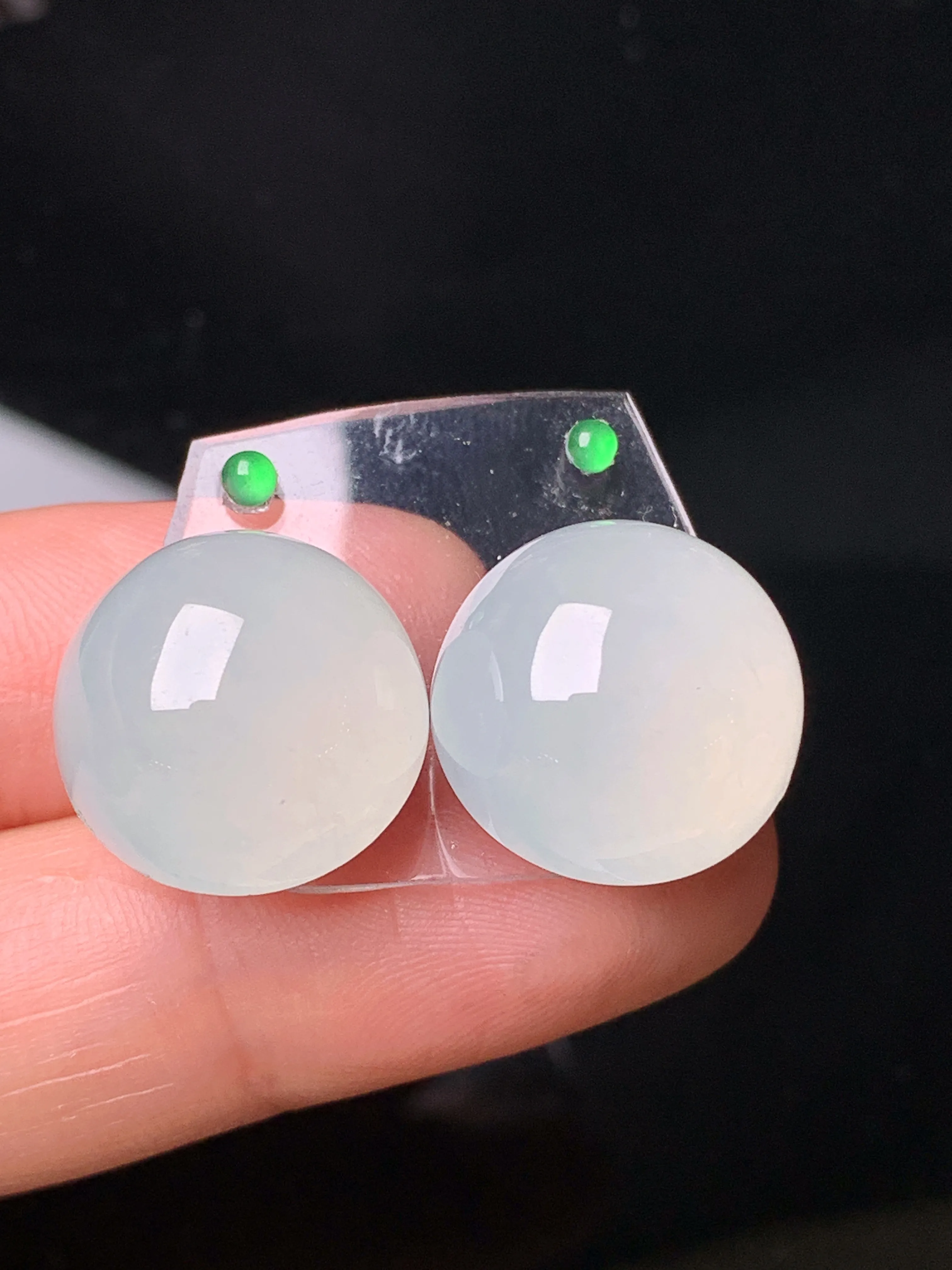 镶嵌款 冰种蛋面吊坠 玉质细腻 色泽艳丽清新 整体尺寸15*10.5