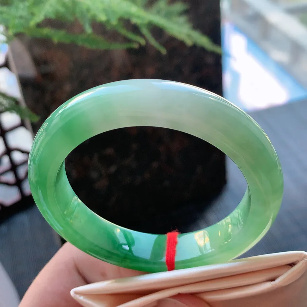 正圈冰辣绿 无瑕 尺寸:53.7/12.2/9 种色兼备