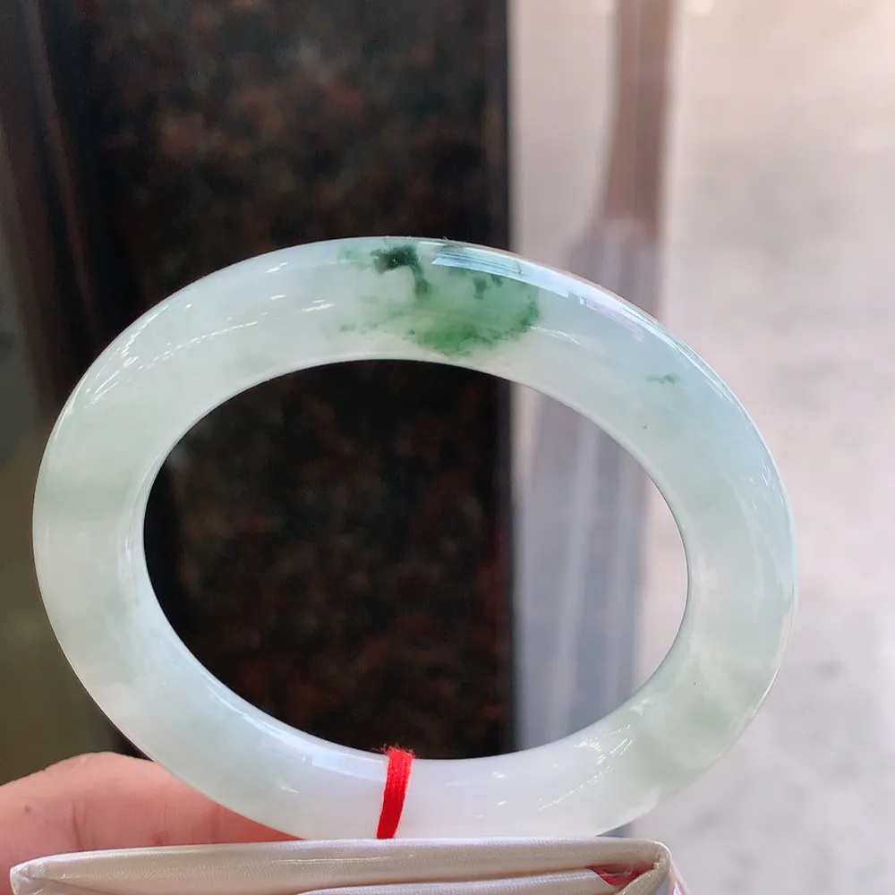 圆条高冰飘花 无瑕 尺寸:57.3/11.1 花美