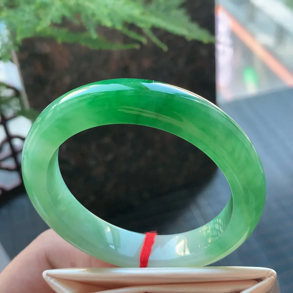 正圈冰辣绿 无瑕 尺寸:53.7/12.2/9 种色兼备