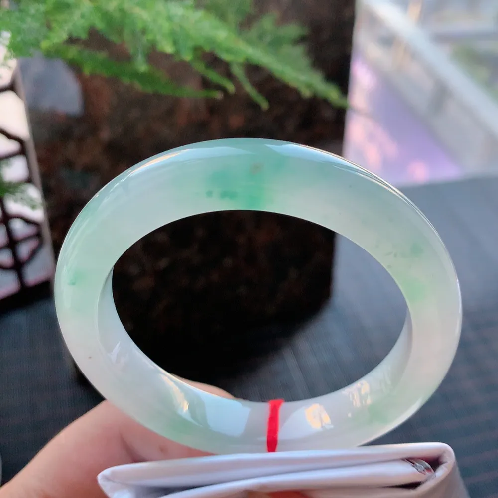 正圈高冰飘花 无瑕 尺寸:57.3/12.1/9.5 花美 种水好