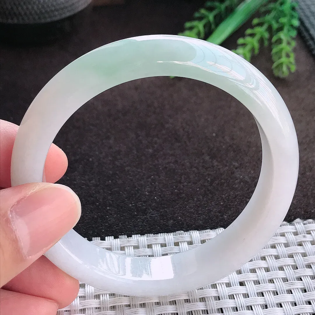 天然A货翡翠57/12.2/7.9老坑冰润飘花手镯宽边玉手镯