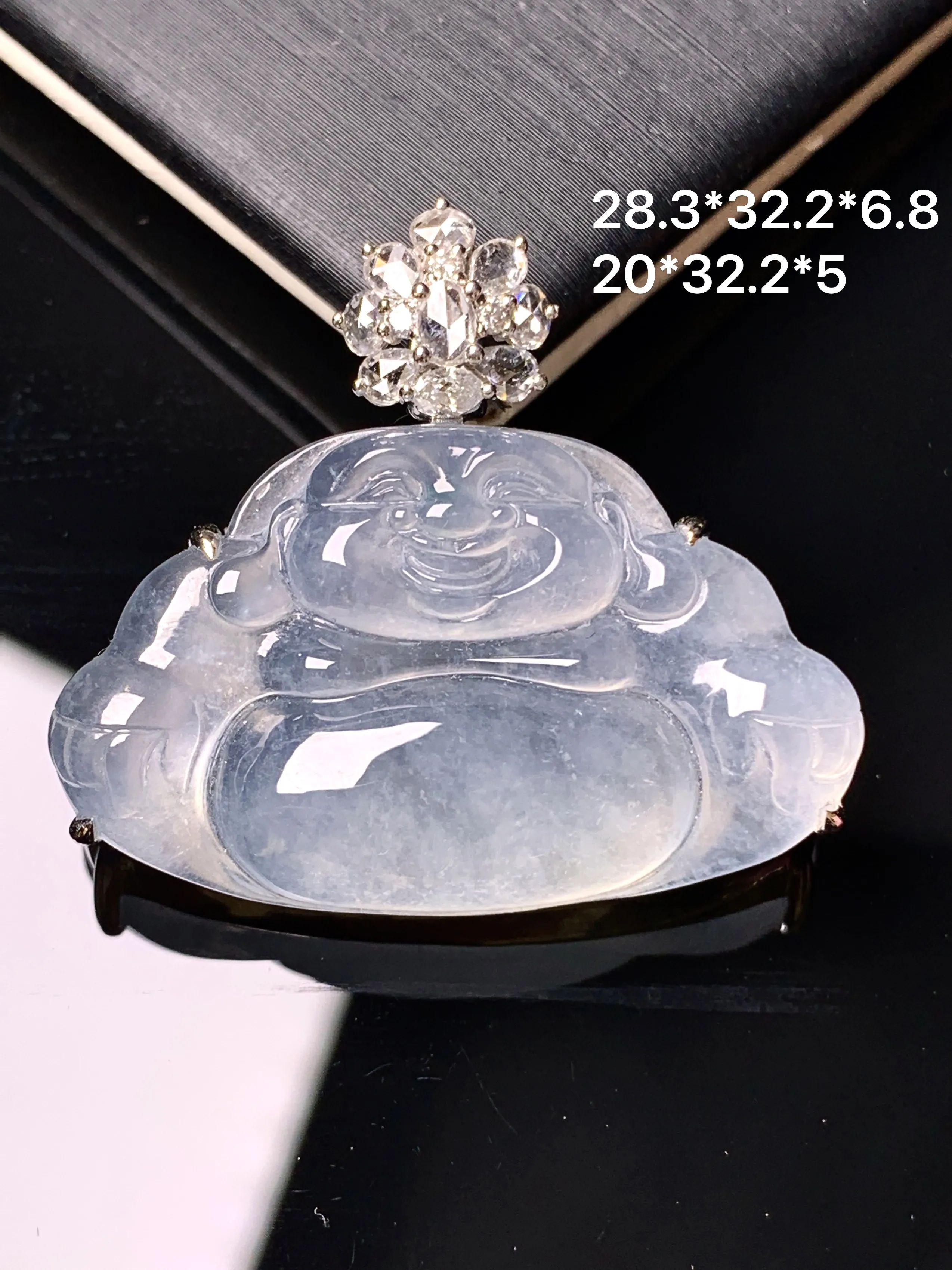 18k金钻镶嵌冰种佛公吊坠 玉质细腻 色泽艳丽清新 整体尺寸28.3*32.2*6.8