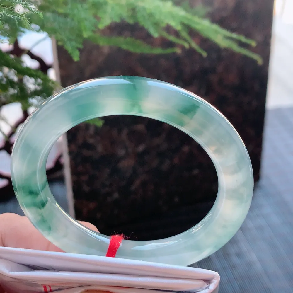 圆条冰玻飘花 无瑕 尺寸:52.7/10.1 花美 种水好