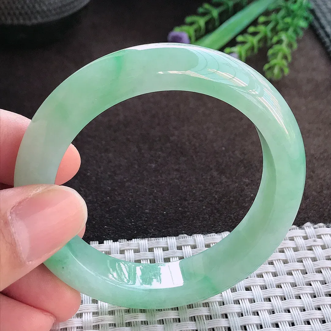 天然A货翡翠52.5/12.6/8.9老坑冰胶水灵冰晴绿手镯宽边玉手镯