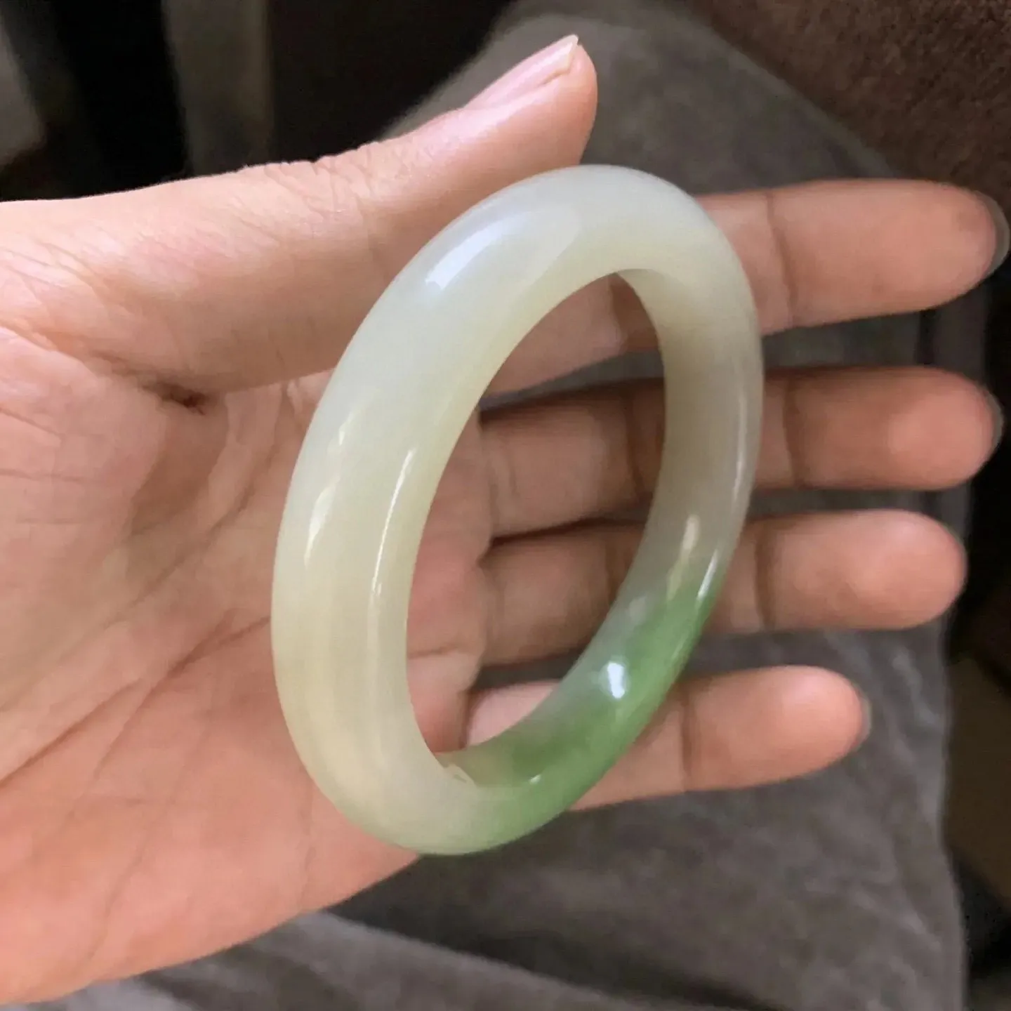 和田玉58圈口翠青手镯，料子好，翠色好