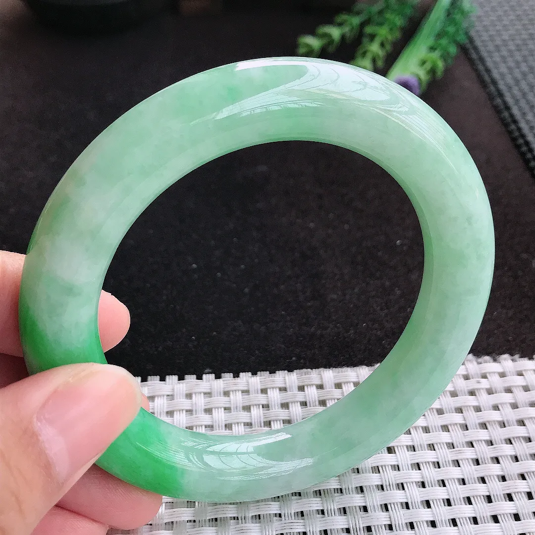 天然A货翡翠59/12/12.2老坑精美温润飘阳绿胖圆条手镯玉手镯