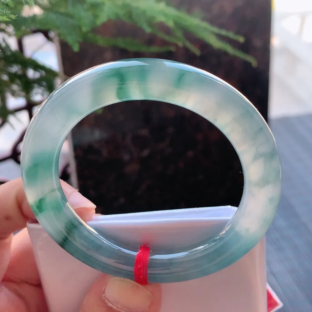 圆条冰玻飘花 无瑕 尺寸:52.7/10.1 花美 种水好