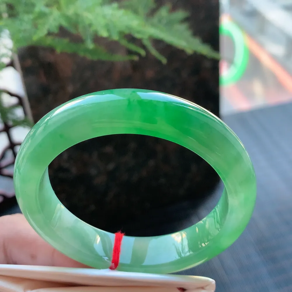 正圈冰翠绿 无瑕 尺寸:55.1/13.1/8.7 种色兼备