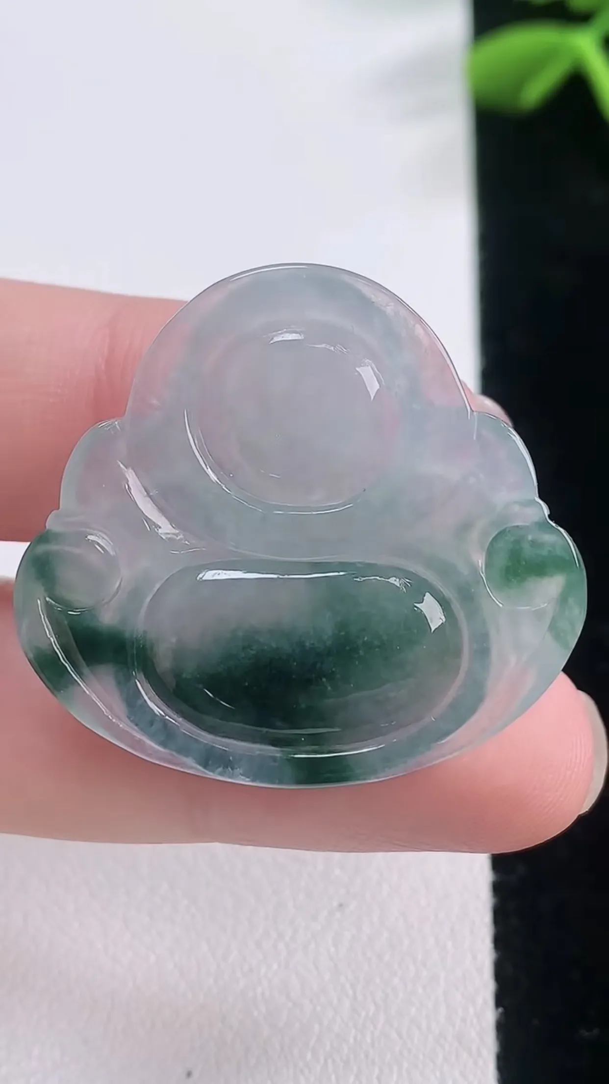 缅甸天然翡翠a货 老坑料起胶冰种 飘花笑口常开 佛公吊坠，尺寸29.6-32.2-5.1mm  y 7.13