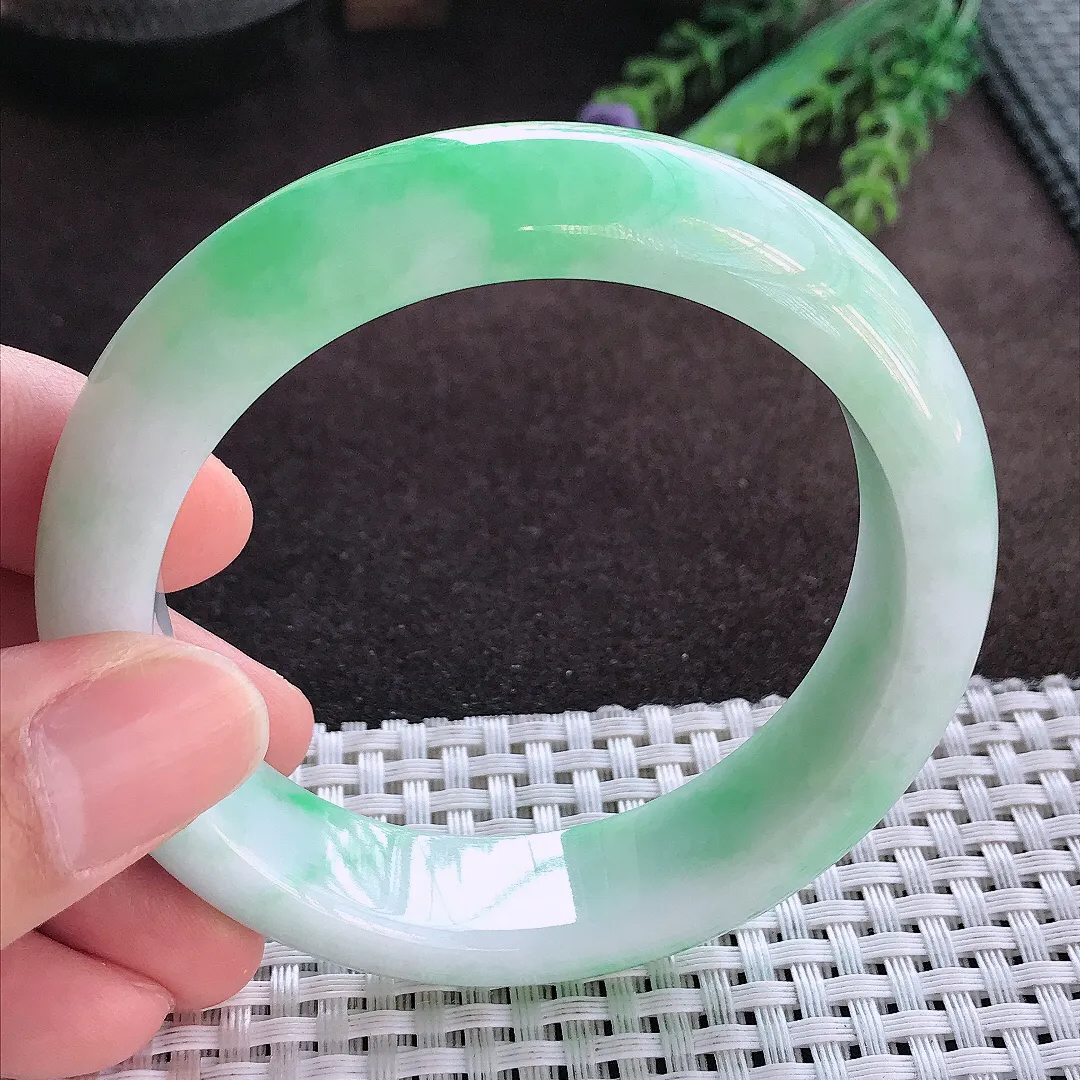 天然A货翡翠57.2/14.9/9老坑精美飘阳绿手镯宽边玉手镯