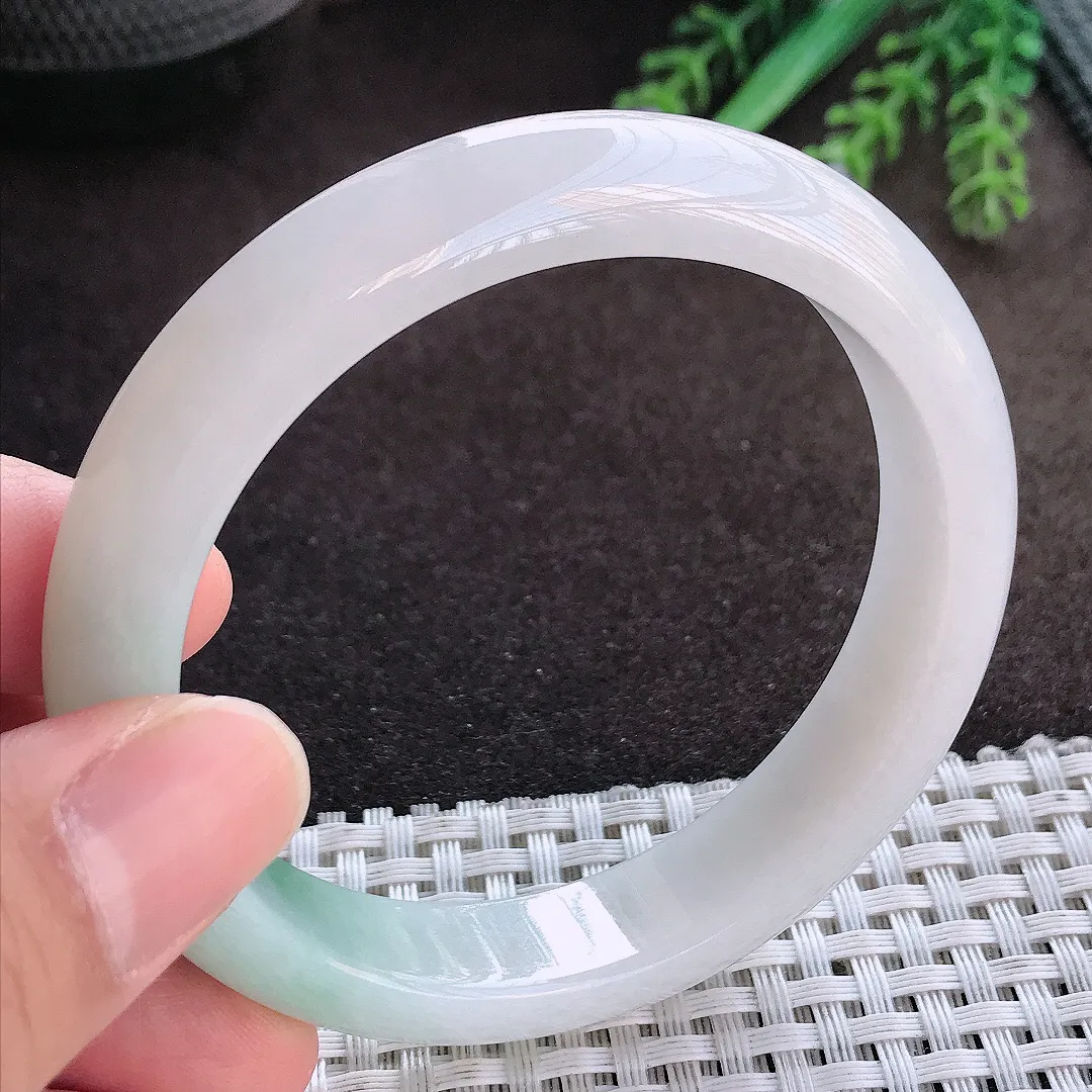 天然A货翡翠57/12.2/7.9老坑冰润飘花手镯宽边玉手镯