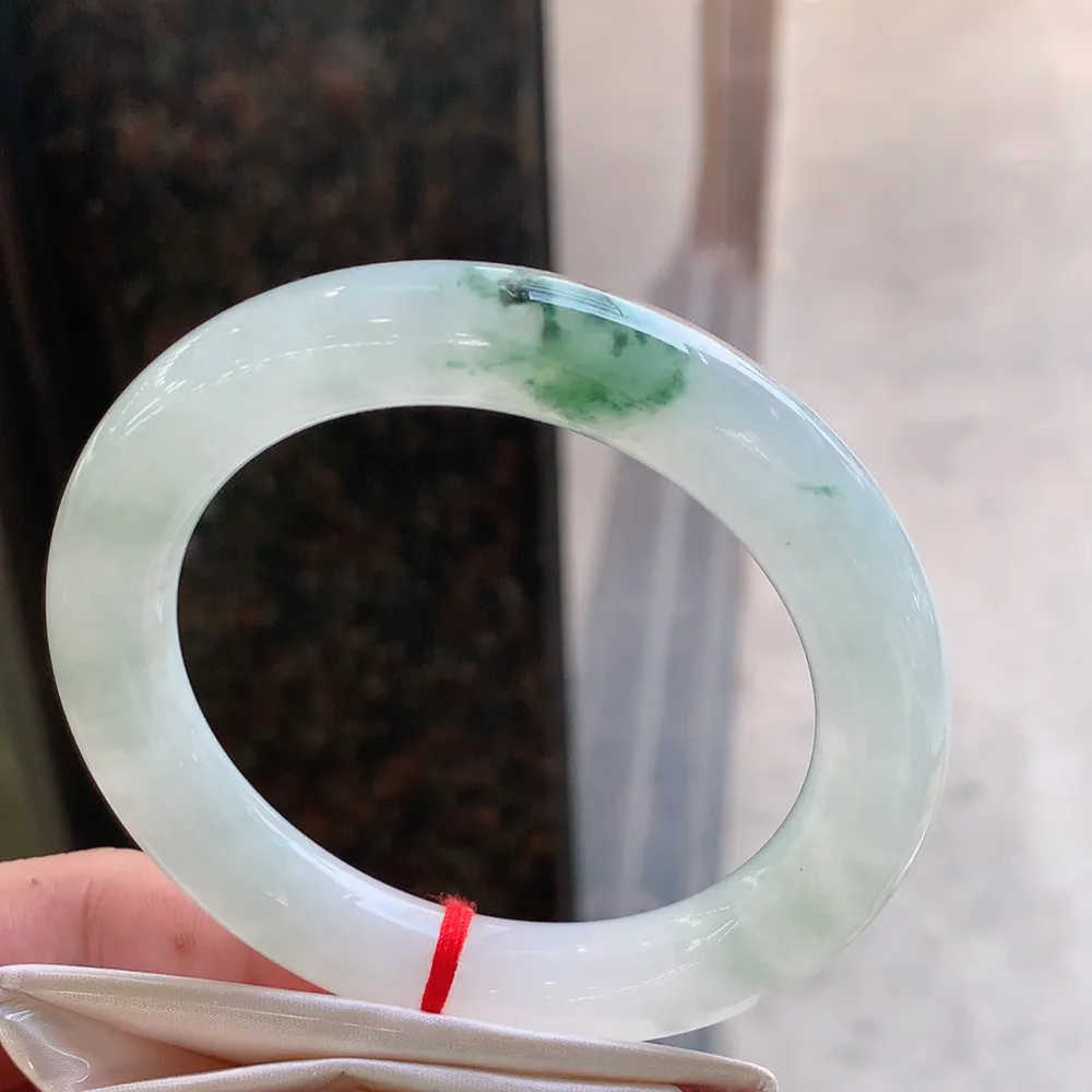 圆条高冰飘花 无瑕 尺寸:57.3/11.1 花美