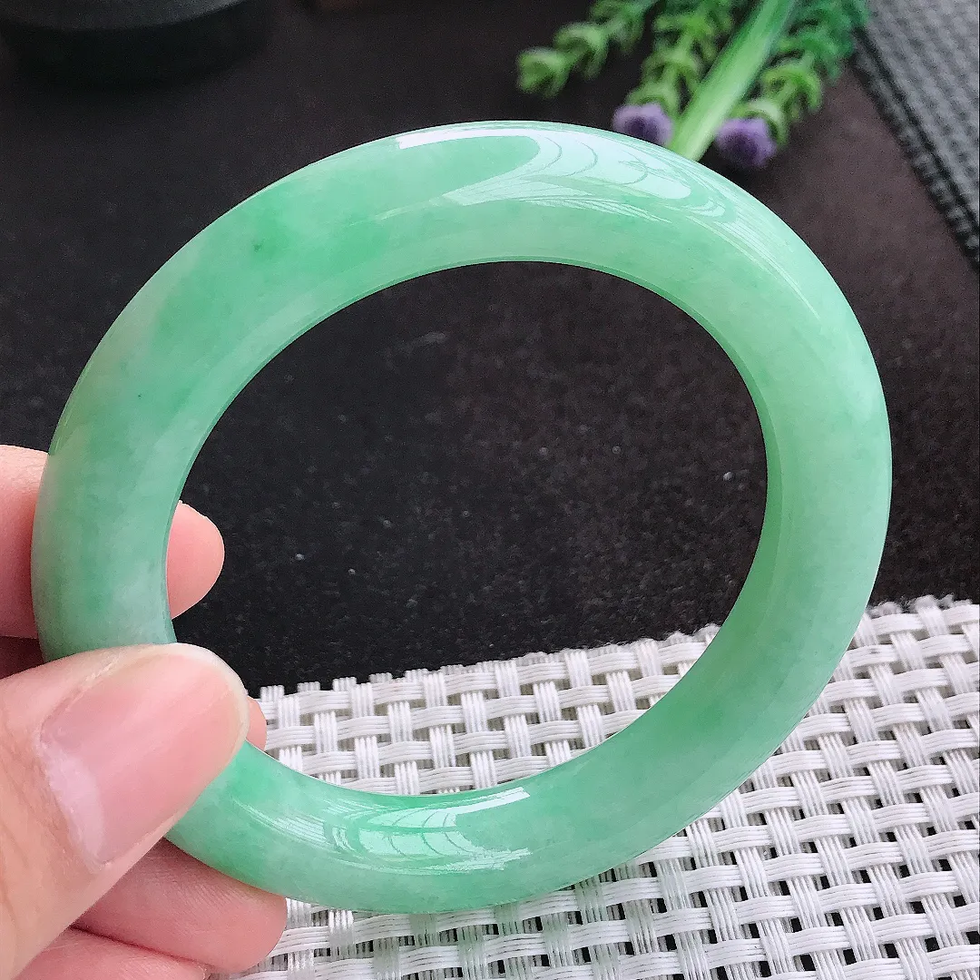 天然A货翡翠55.5/11.1/10.8老坑精美满绿圆条手镯玉手镯