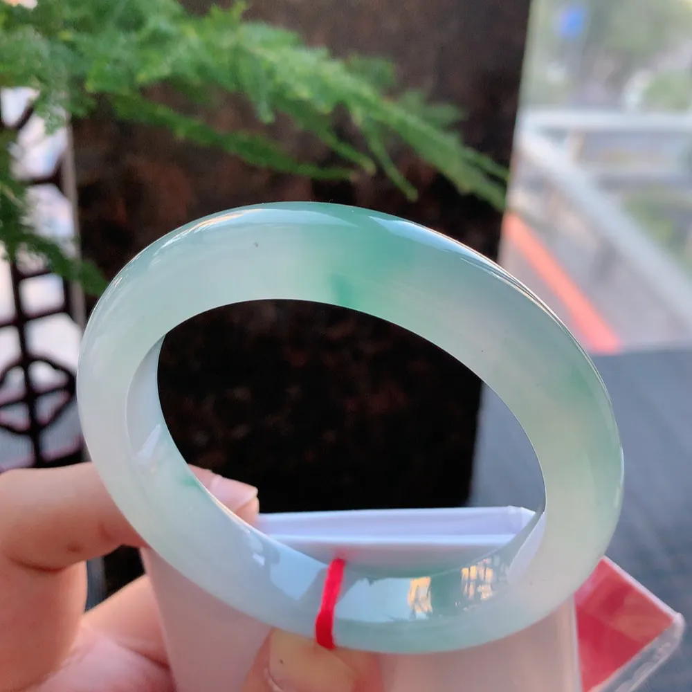 正圈高冰飘花 无瑕 尺寸:57.3/12.1/9.5 花美 种水好