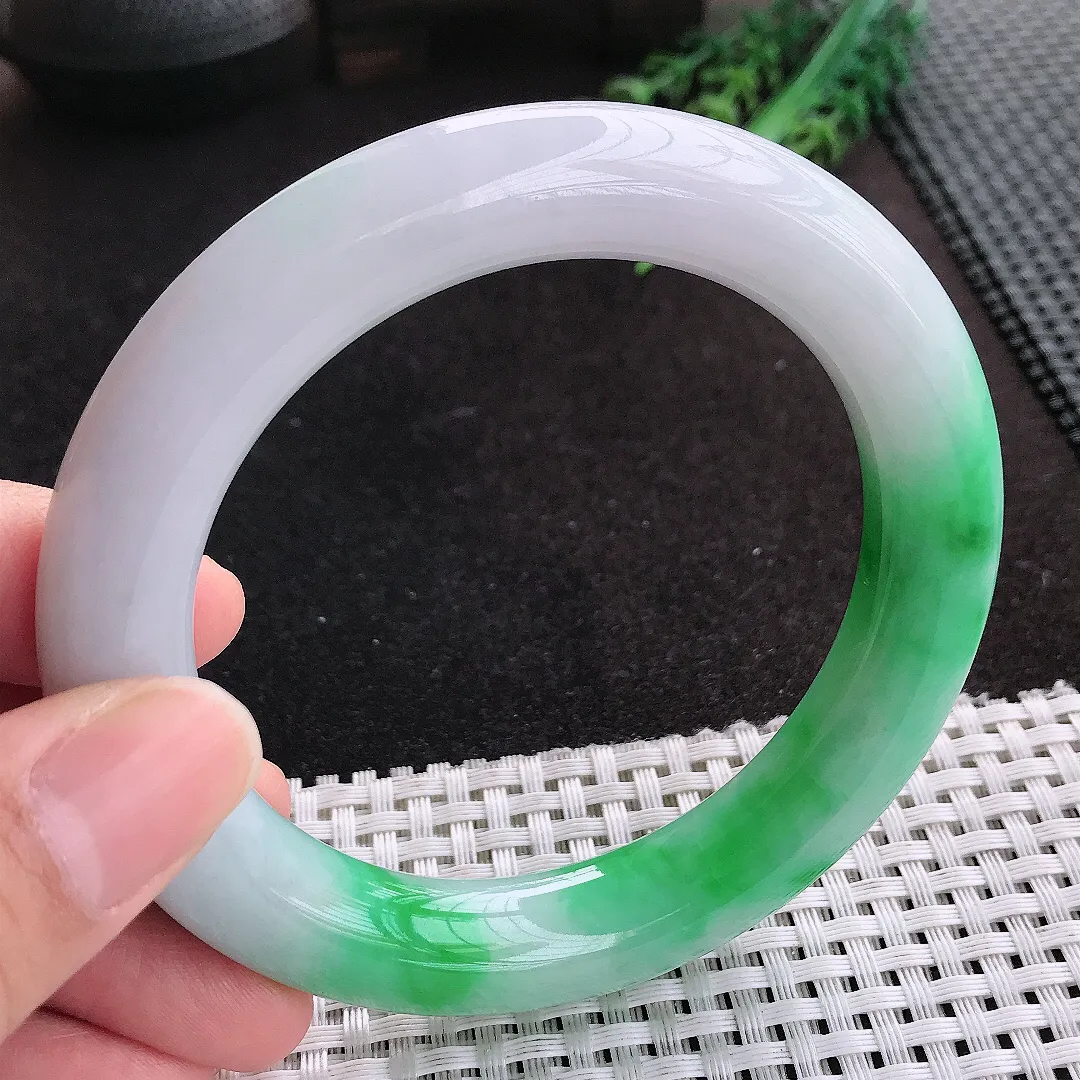 天然A货翡翠61/12.2老坑精美温润大圈口飘阳绿圆条手镯玉手镯