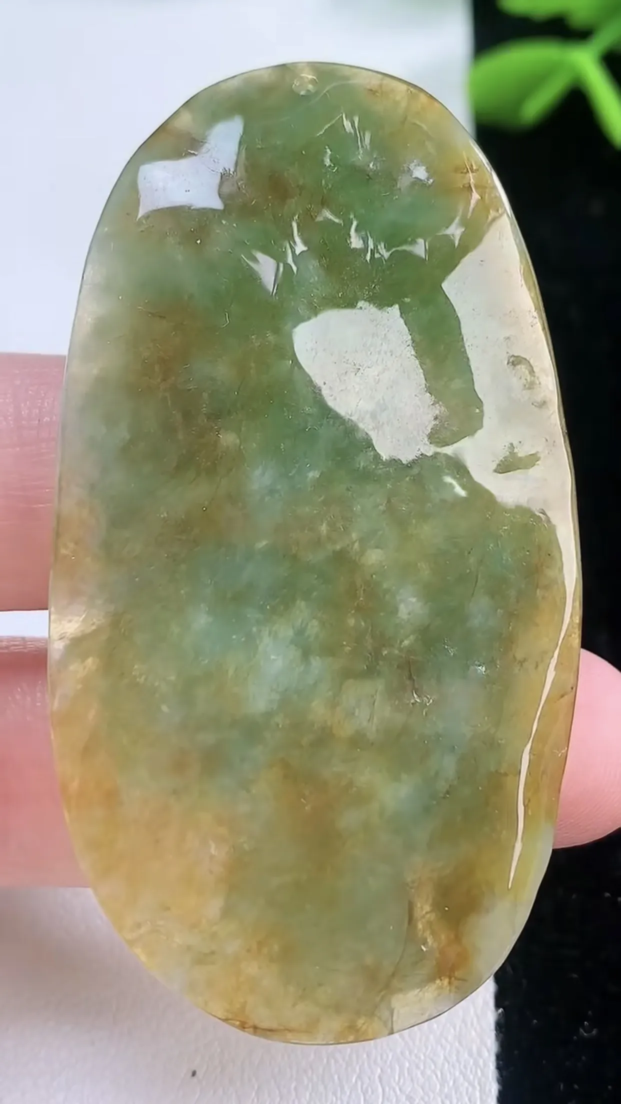 缅甸天然翡翠a货 老坑料起胶冰润 双彩黄加绿霸气龙牌吊坠，尺寸59-30-8.8mm  y 20.13