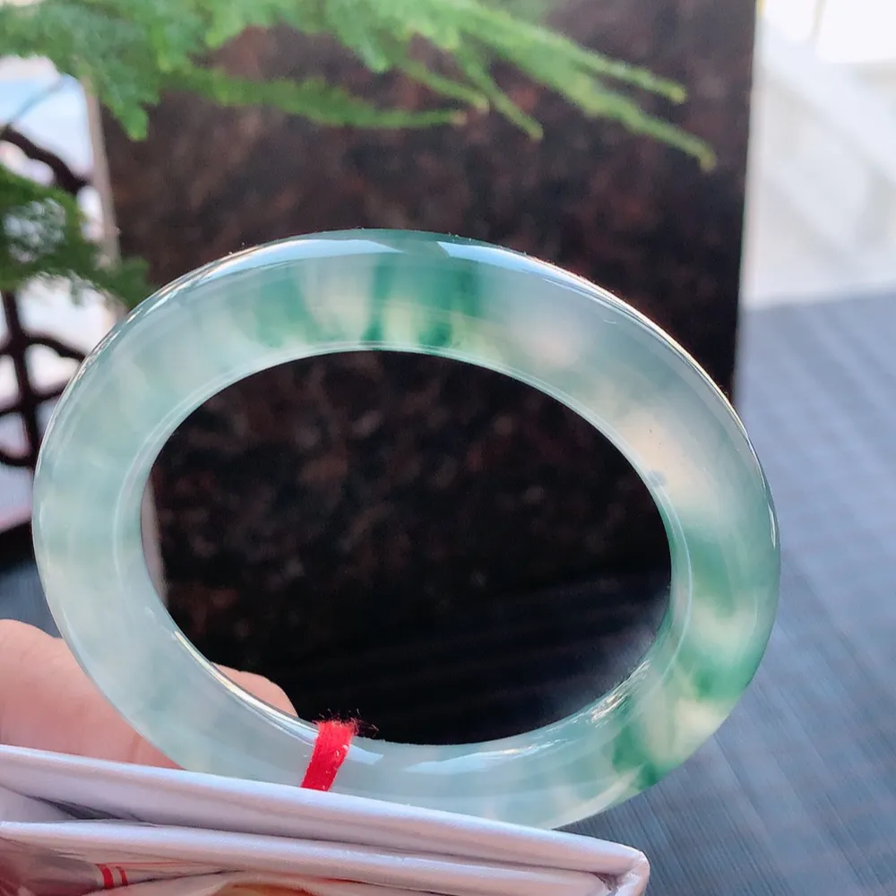 圆条冰玻飘花 无瑕 尺寸:52.7/10.1 花美 种水好