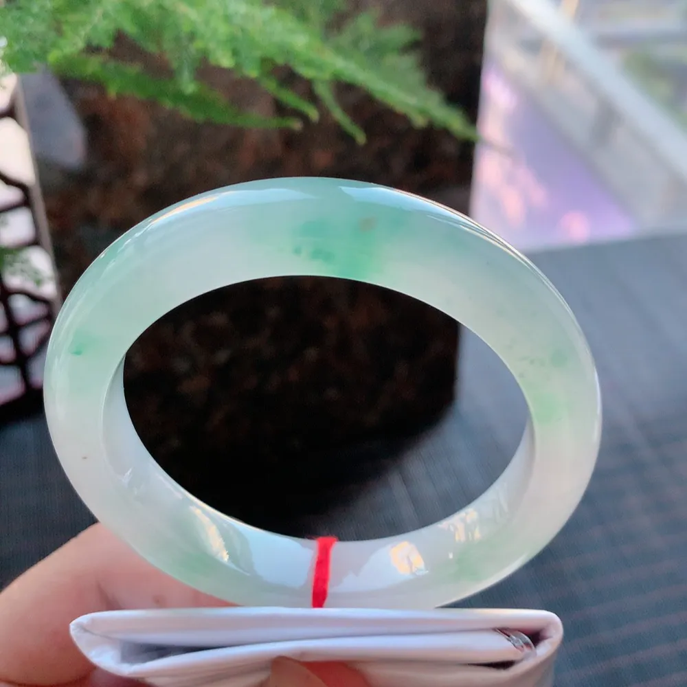 正圈高冰飘花 无瑕 尺寸:57.3/12.1/9.5 花美 种水好