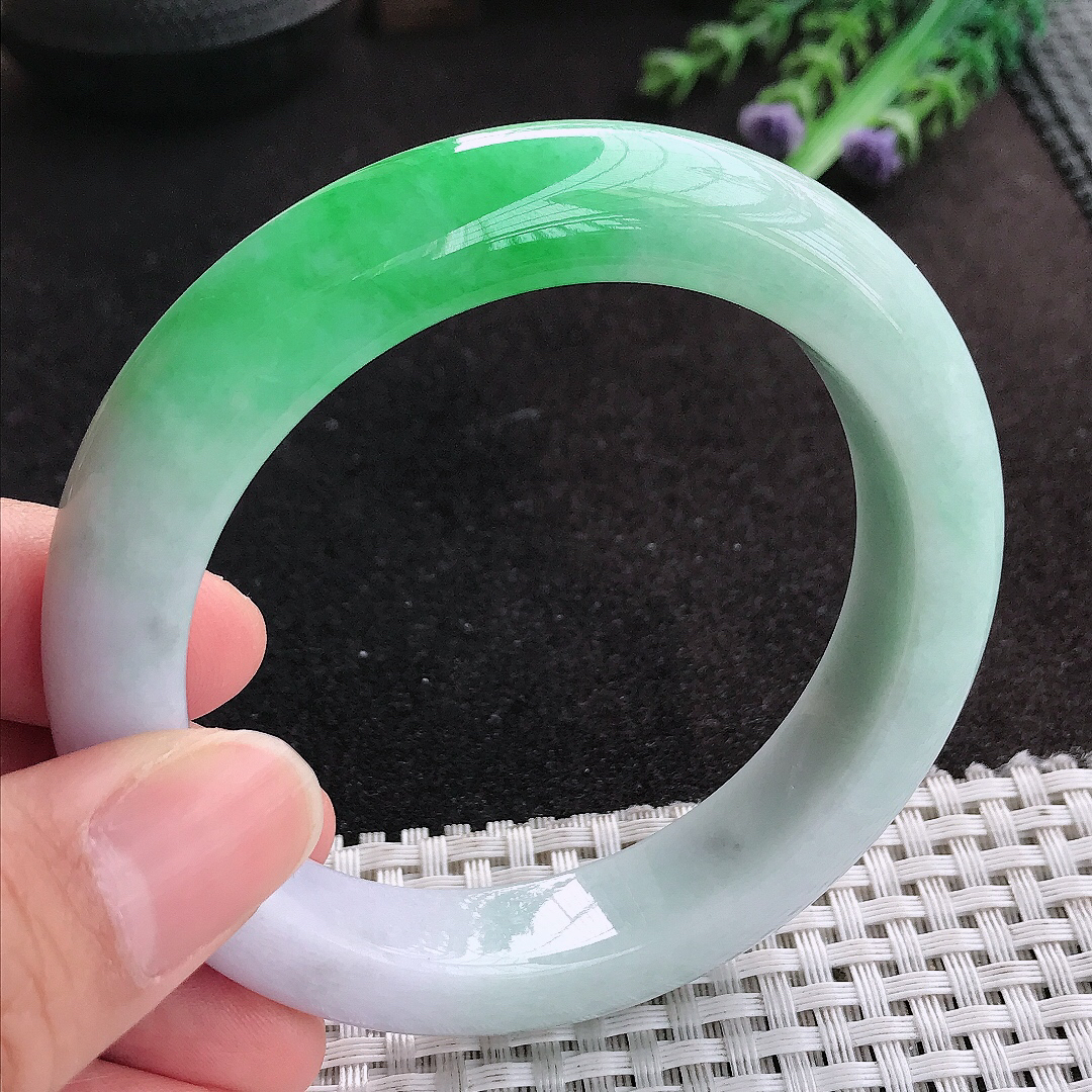 天然A货翡翠58/12.5/10.2老坑精美温润飘阳绿手镯宽边玉手镯