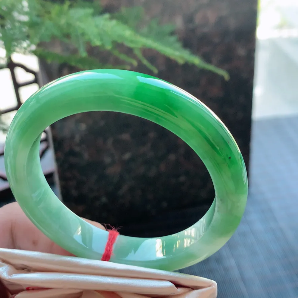 正圈冰糯翠绿 无瑕 尺寸:58.1/11.5/8.7 色好