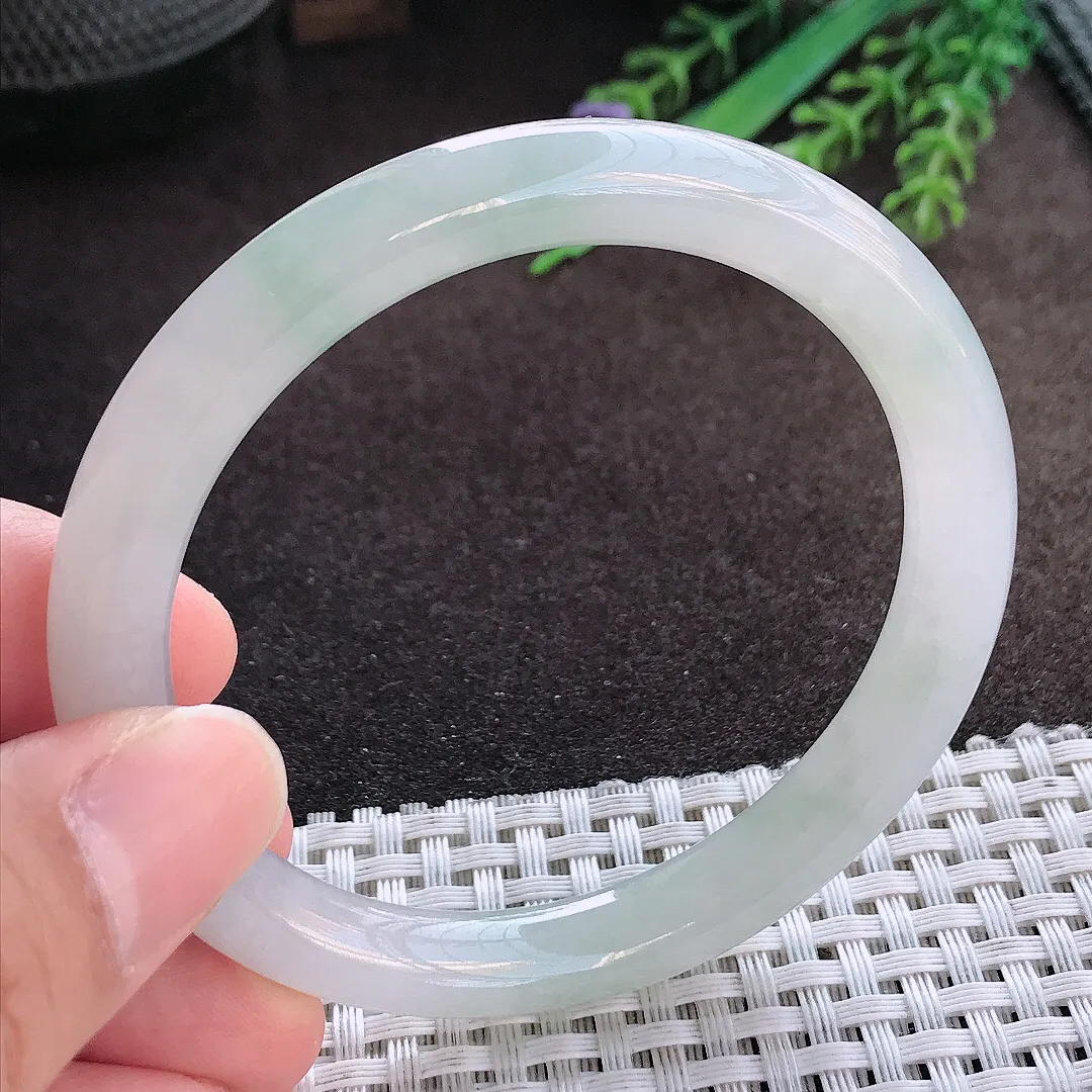 天然A货翡翠56/8.6/8老坑冰胶果冻圆条手镯玉手镯