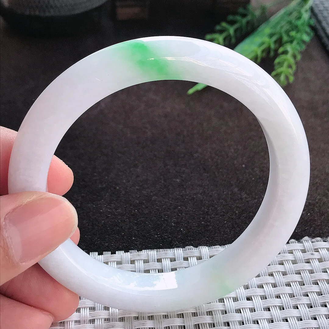 天然A货翡翠59.5/10.3/9.2老坑精美温润飘绿手镯宽边玉手镯