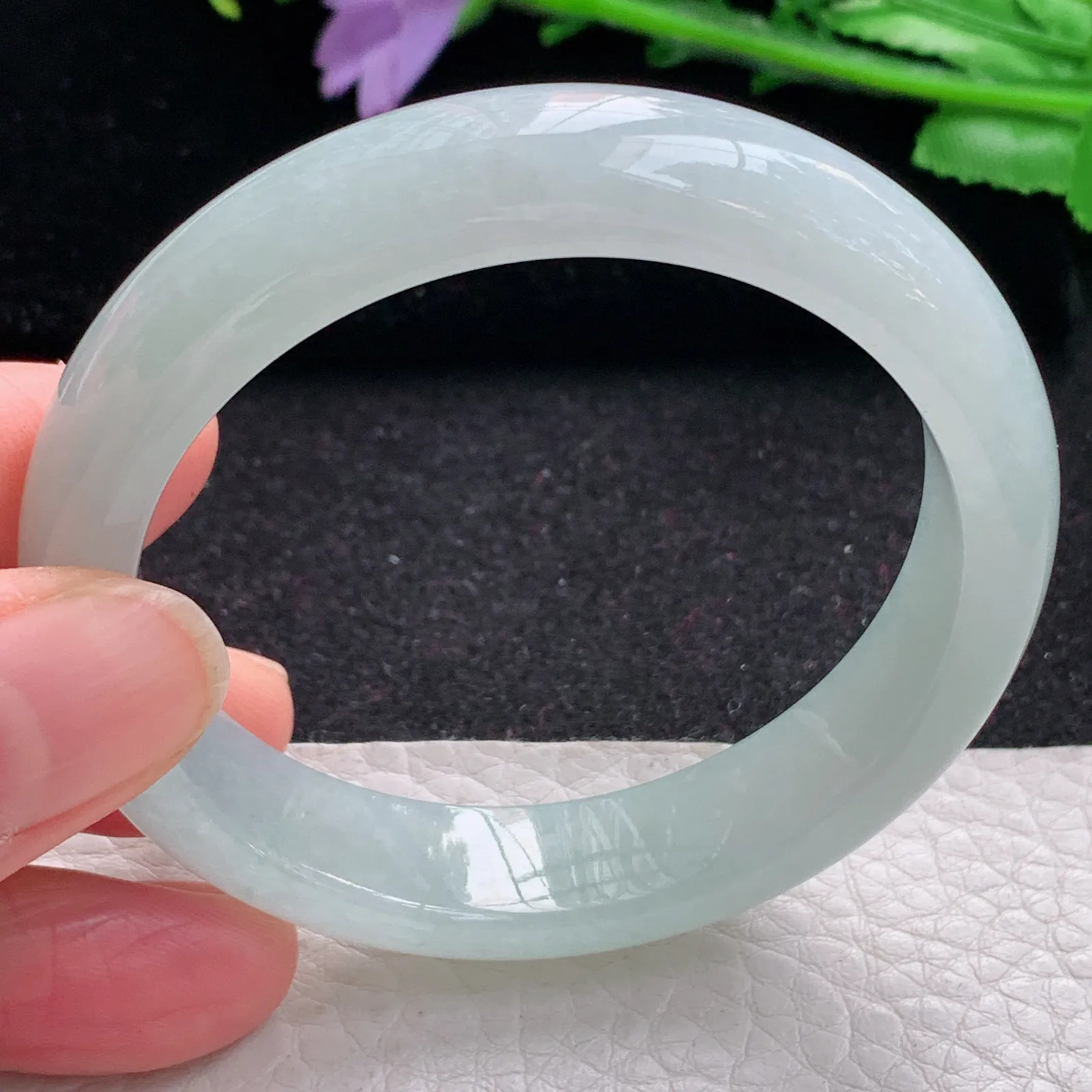 r自然光53*12.5*8平安镯 缅甸翡翠a货玉手镯冰胶浅绿宽边玉手环