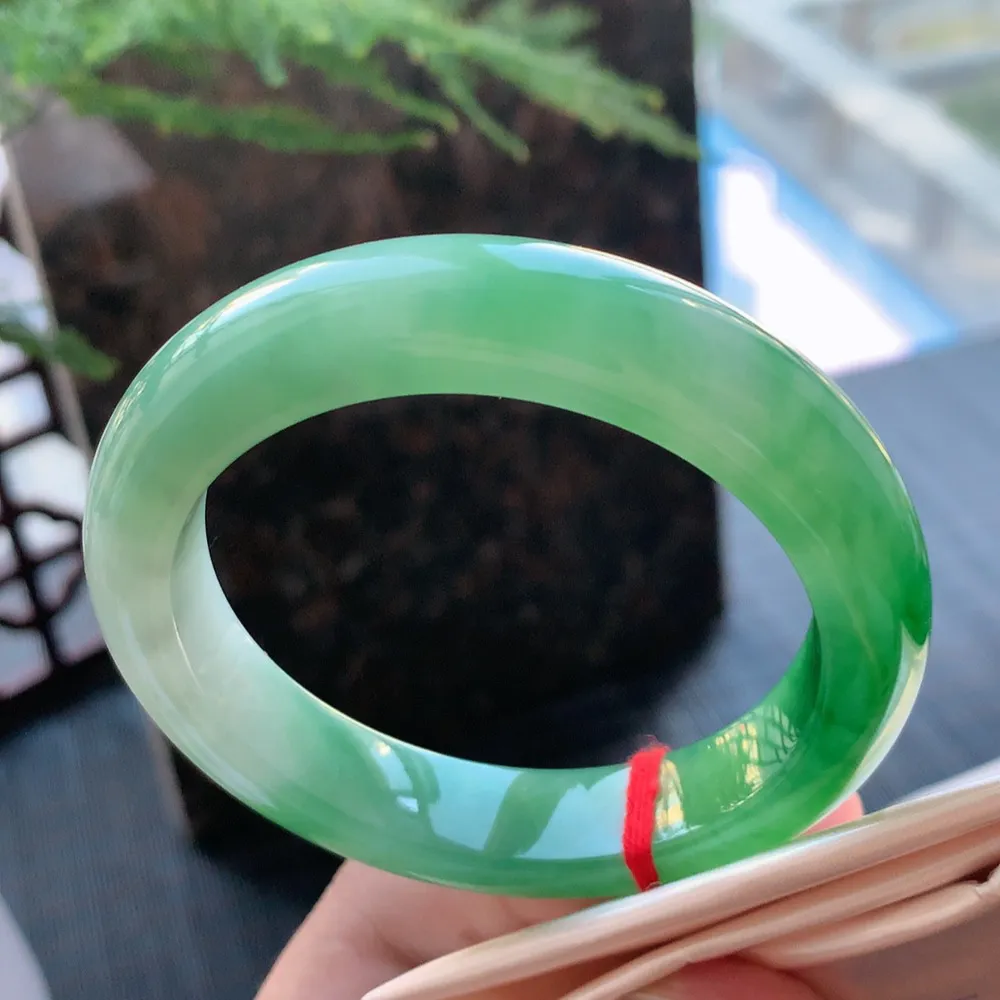 正圈冰辣绿 无瑕 尺寸:53.7/12.2/9 种色兼备