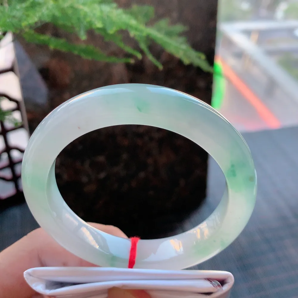 正圈高冰飘花 无瑕 尺寸:57.3/12.1/9.5 花美 种水好