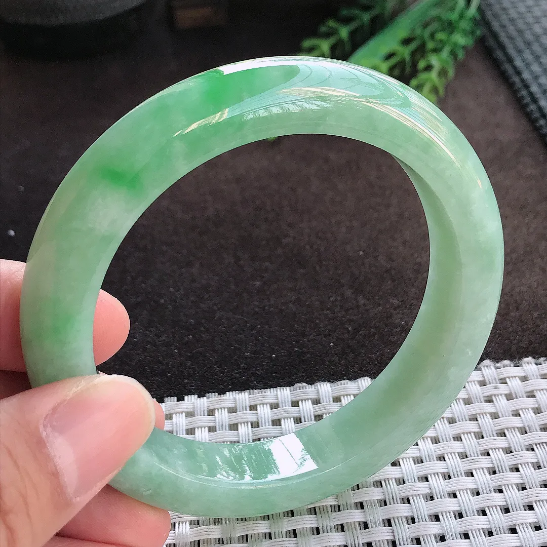 天然A货翡翠59.5/12.6/9.5老坑精美温润满绿手镯宽边玉手镯