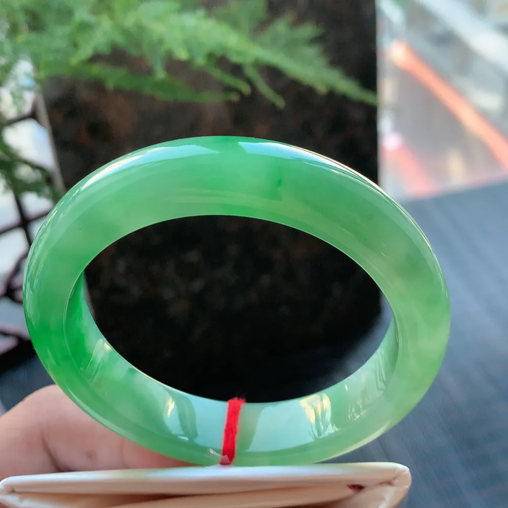 正圈冰翠绿 无瑕 尺寸:55.1/13.1/8.7 种色兼备