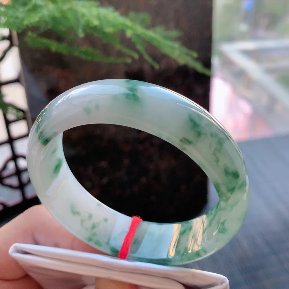 正圈冰飘花 无瑕 尺寸:58.5/17.5/7.8 花美