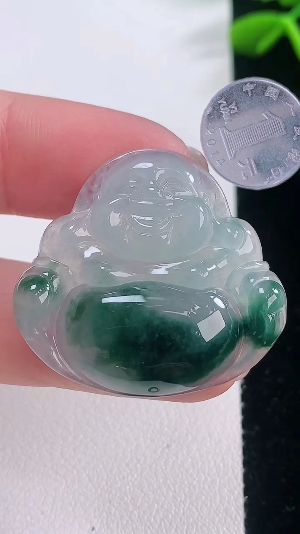 缅甸天然翡翠a货 老坑料起胶冰种 飘花笑口常开 佛公吊坠，尺寸29.6-32.2-5.1mm  y 7.13