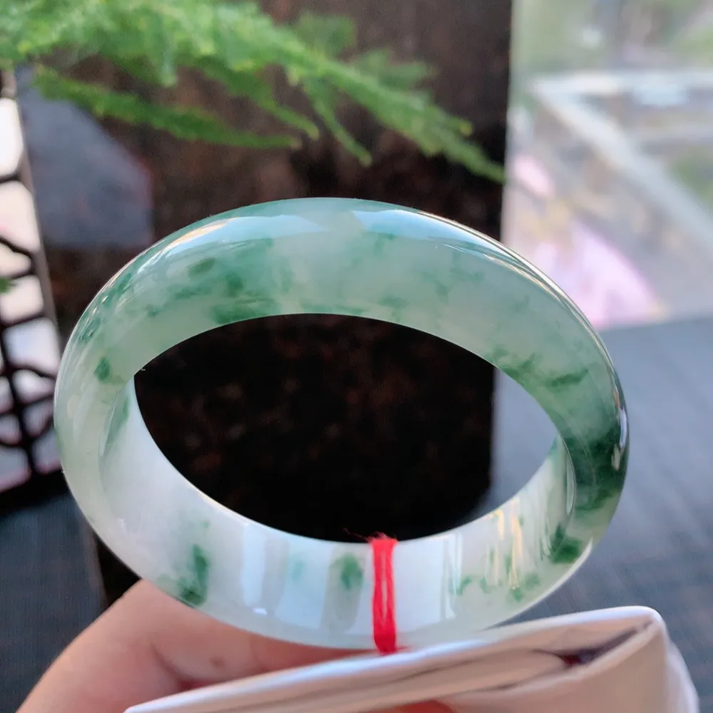 正圈冰飘花 无瑕 尺寸:58.5/17.5/7.8 花美