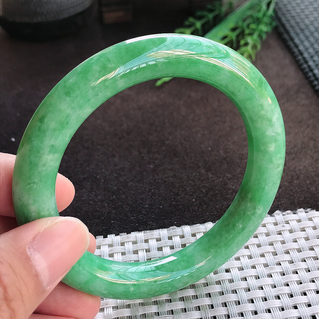 天然A货翡翠58.8/10.6/10.8老坑精美满绿阳绿圆条手镯玉手镯