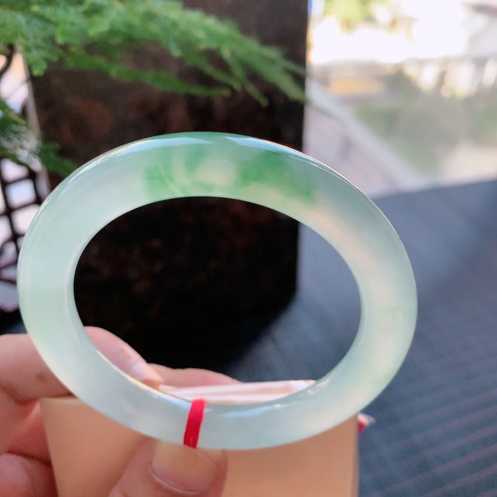 圆条冰玻绿花 微棉根 尺寸:55.7/9.1/9.9 种色俱佳 荧光闪闪